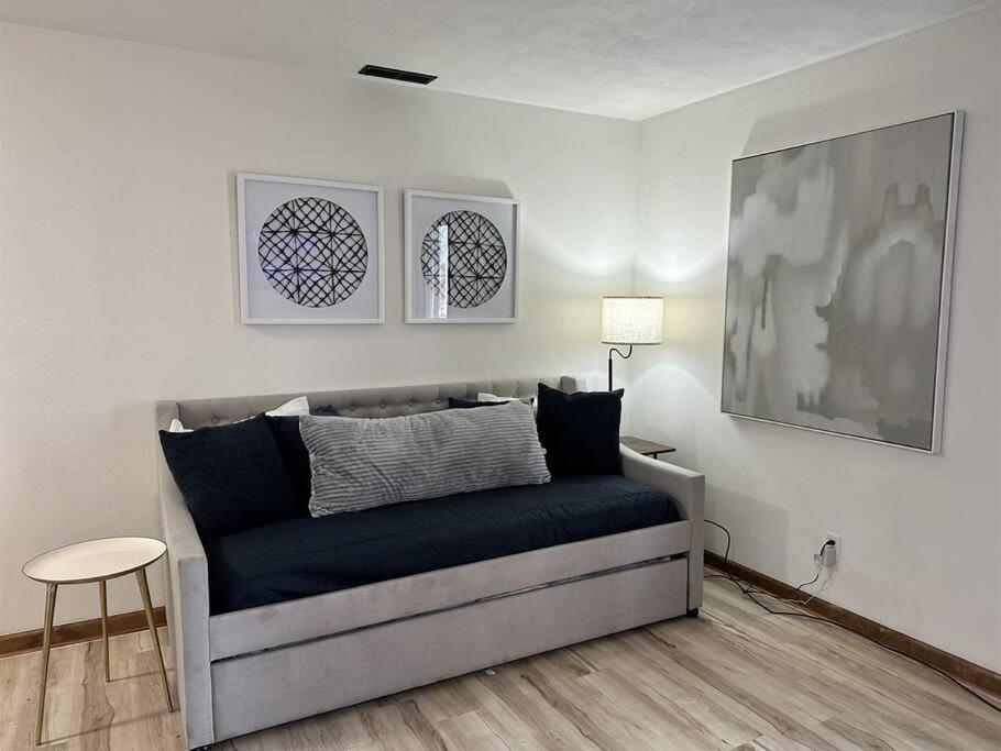 Capital Suite On 6Th Street - King Bed / Downtown! Springfield Kültér fotó